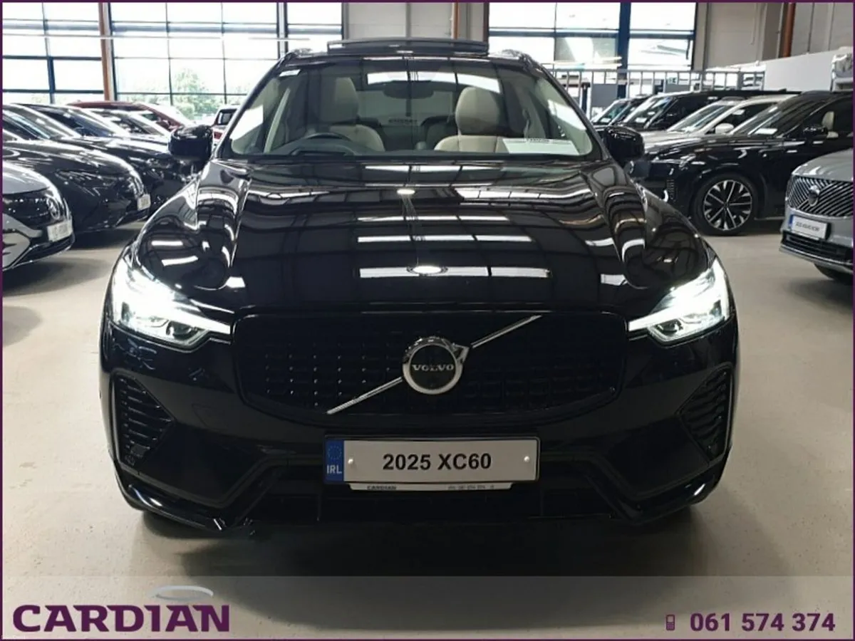 Volvo XC60 XC60 ULTRA DARK T8 AWD RECHARGE - Image 3