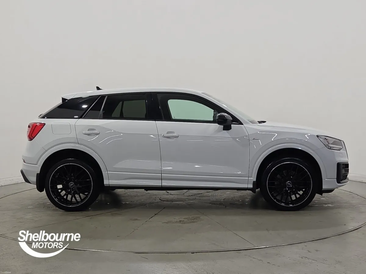 Audi Q2 TFSI S LINE BLACK EDITION - Image 3