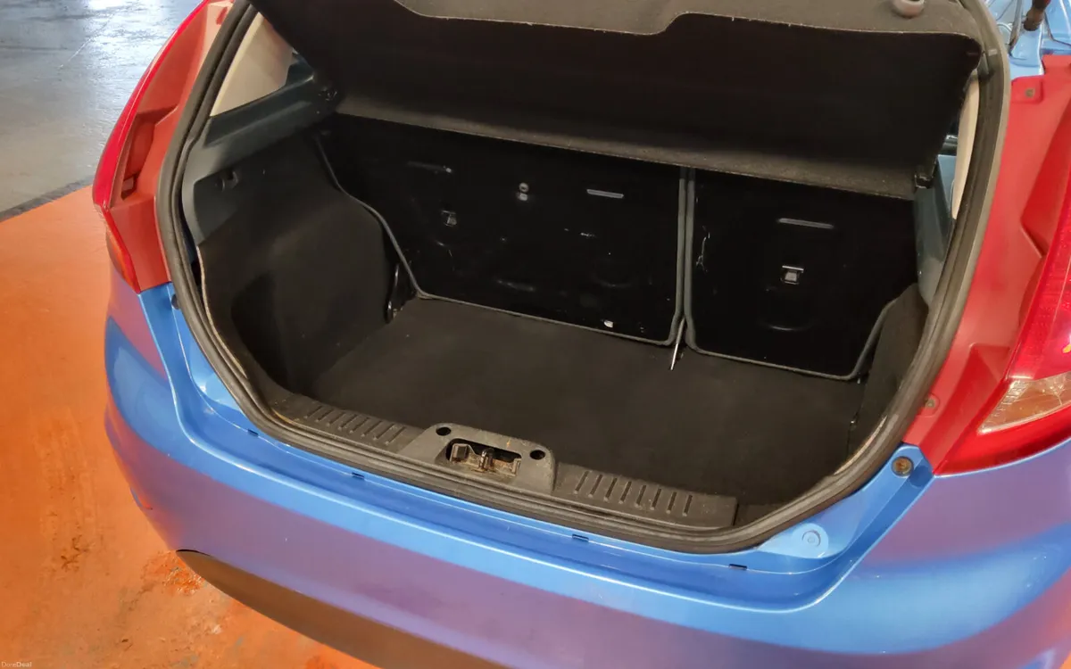 Ford Fiesta 2011 - Image 4
