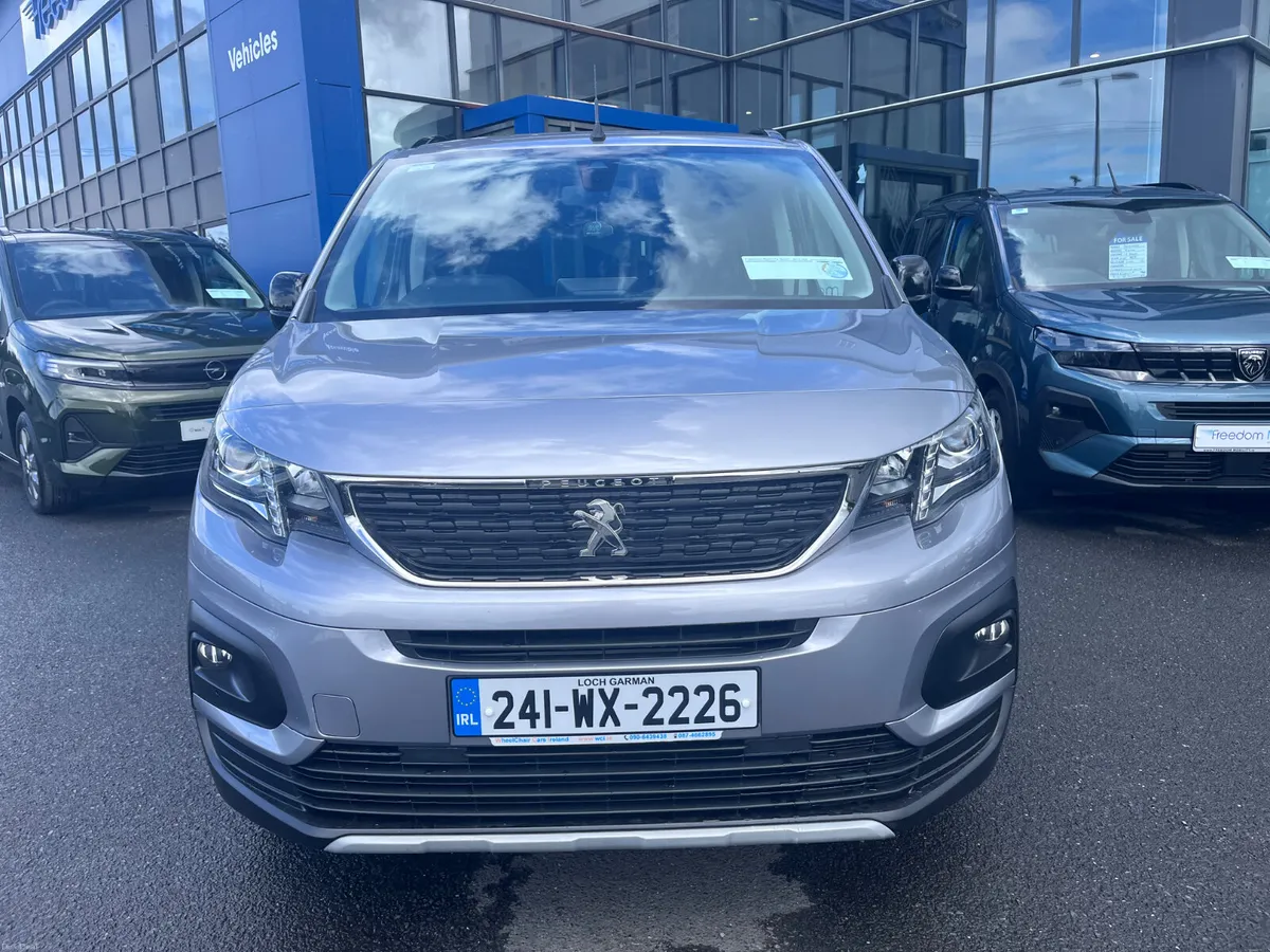 Peugeot Rifter 2024 Wheelchair Accessible LWB - Image 2