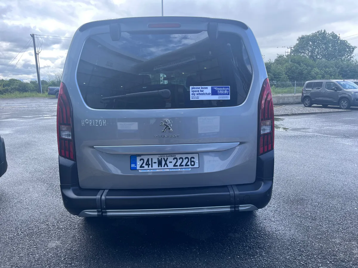Peugeot Rifter 2024 Wheelchair Accessible LWB - Image 5