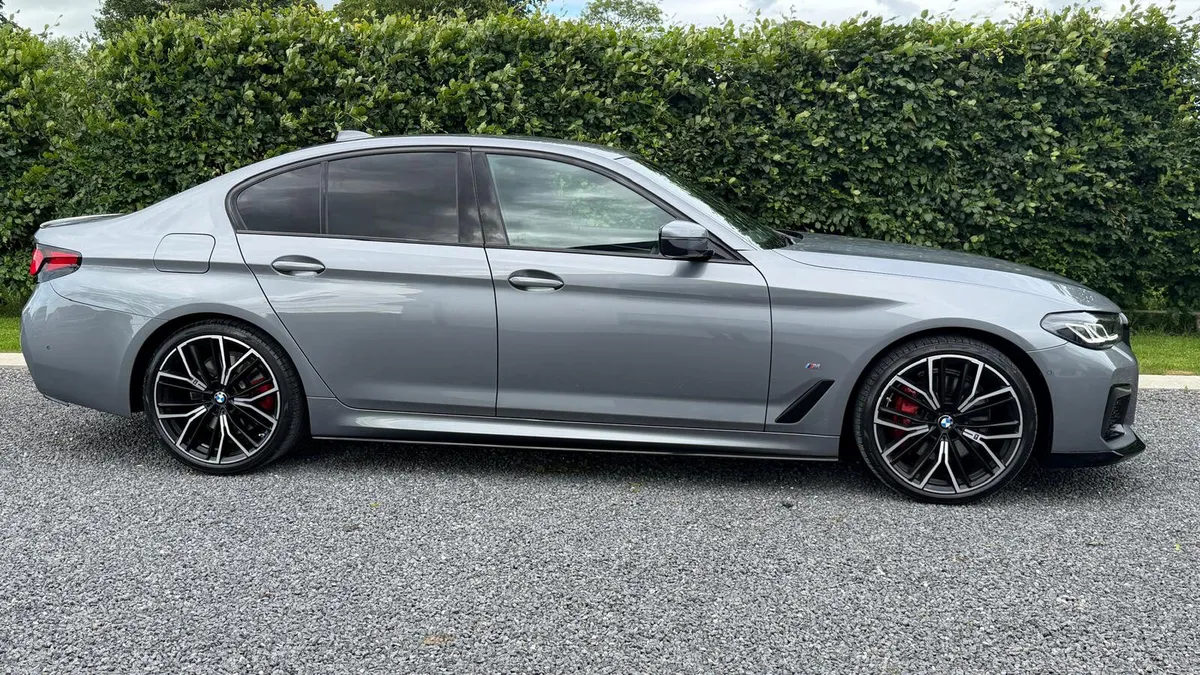 2022 BMW 520d M Sport MHEV - Image 3
