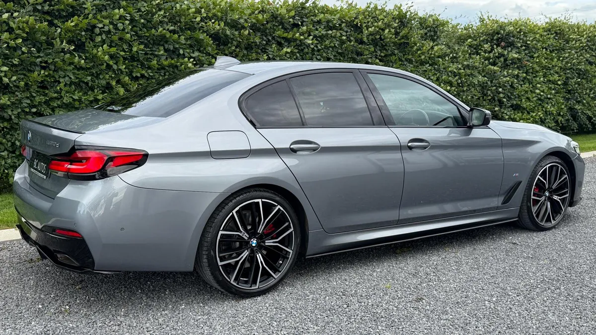 2022 BMW 520d M Sport MHEV - Image 4
