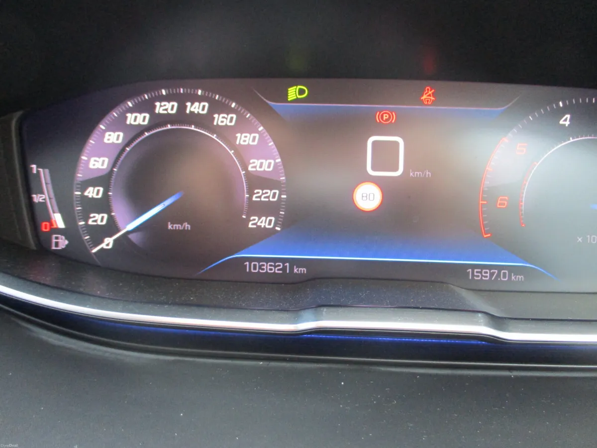 Peugeot 5008 1.5 HDI ALLURE 7 SEATER - Image 2