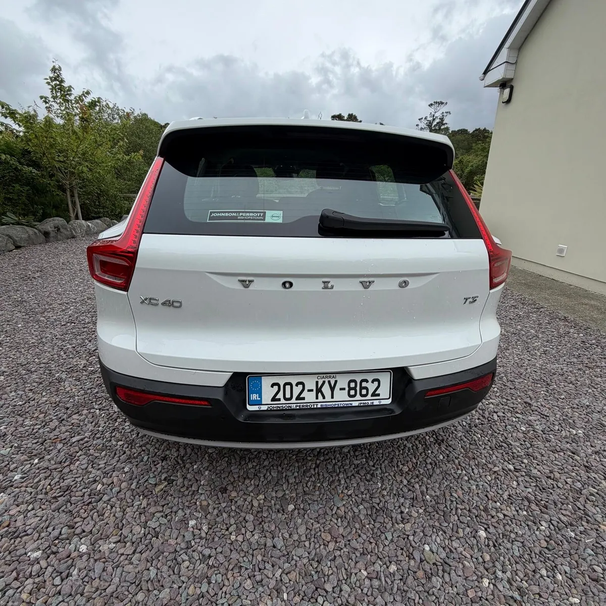 Volvo XC40 2020 Pristine Condition - Image 1