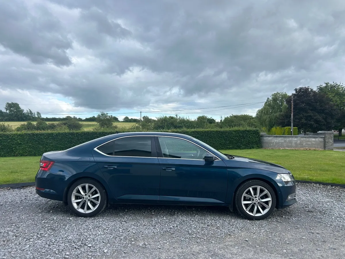 Skoda Superb 2016 - Image 2