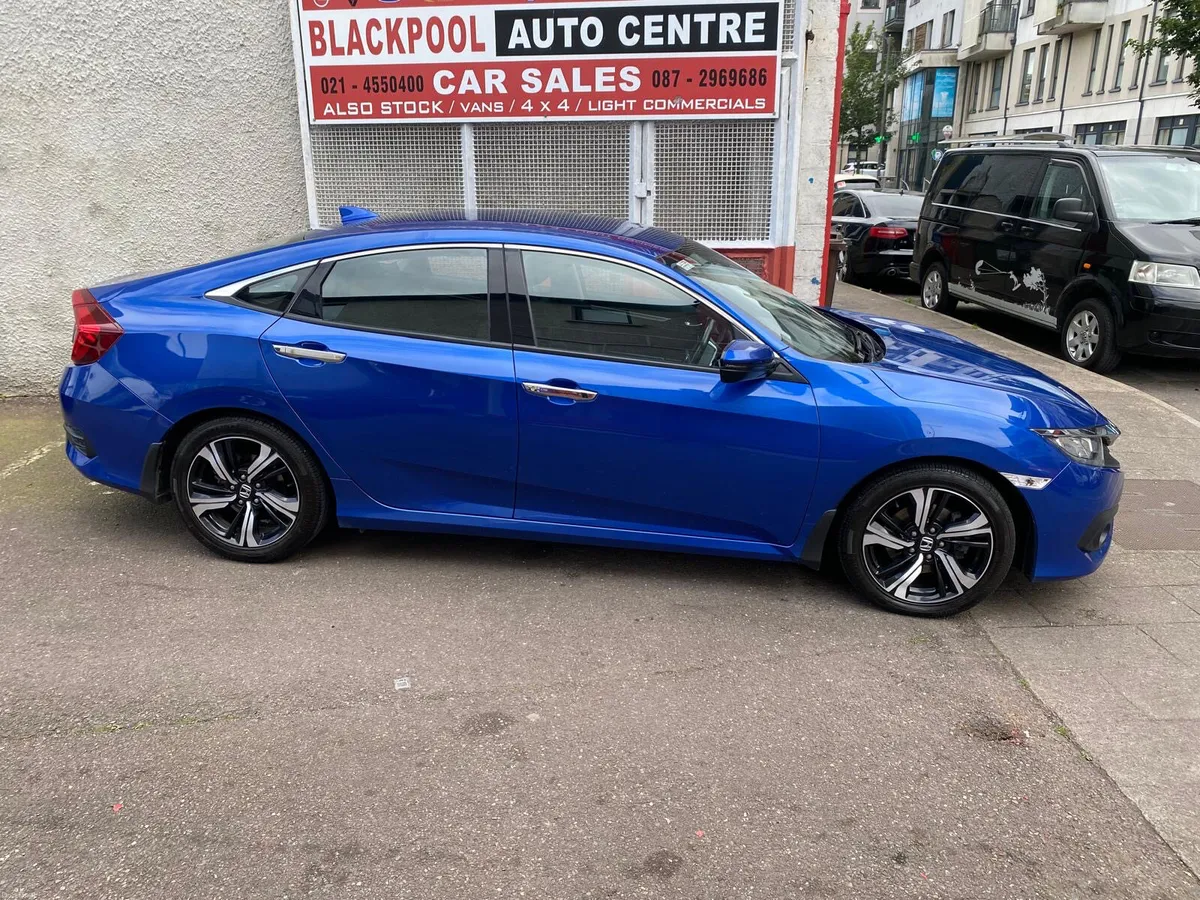 Honda Civic 2019 - Image 1