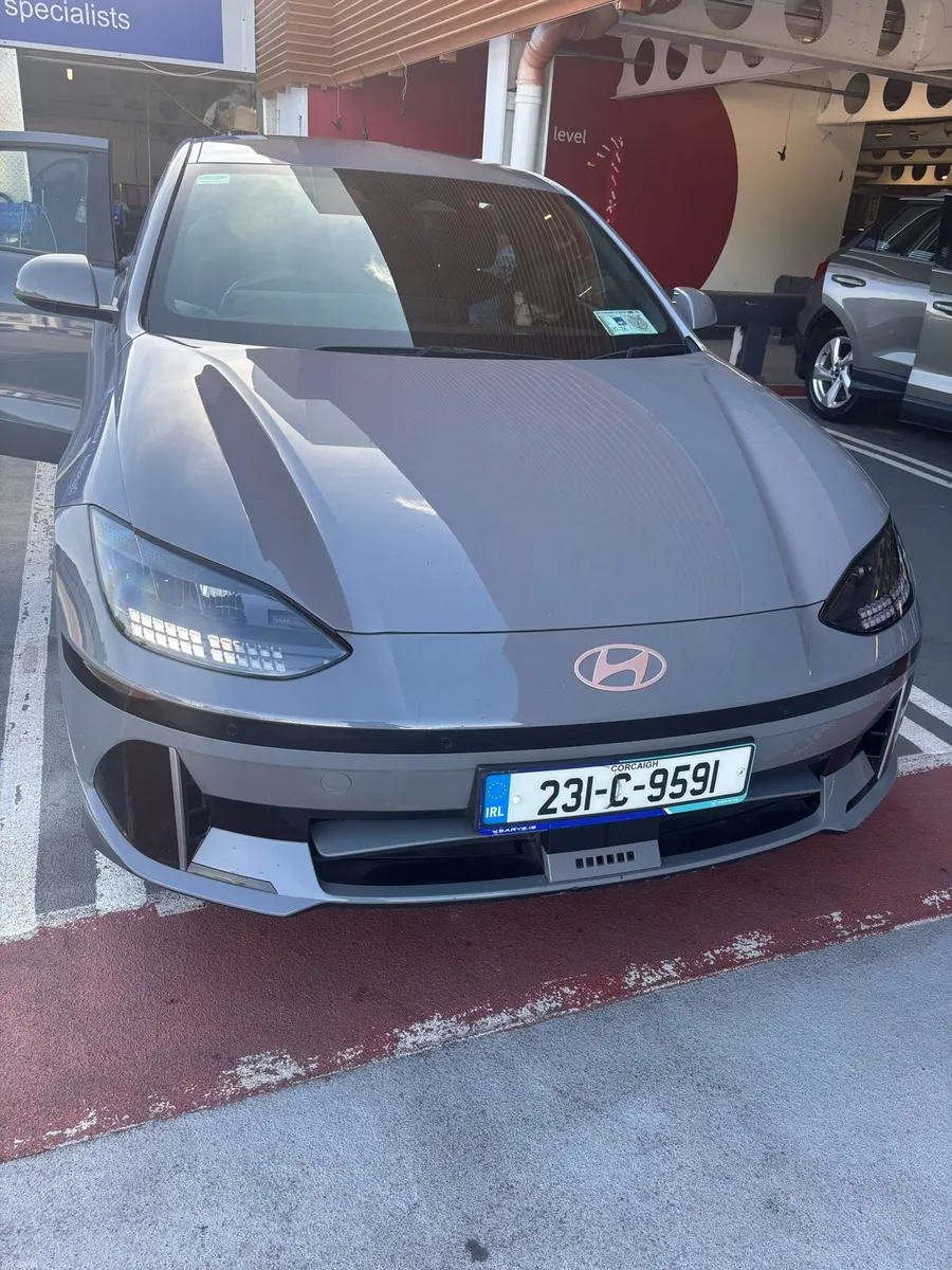 Hyundai Ioniq 6 Signature 77 KWh low mileage - Image 6