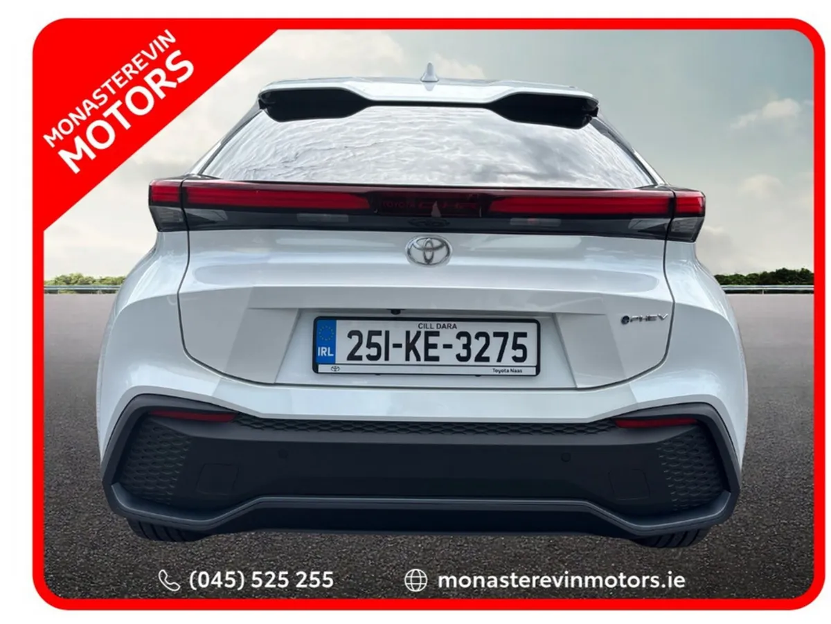 Toyota C-HR PHEV SPORT - Image 4