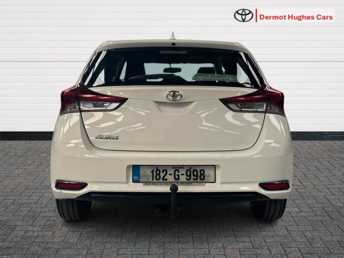 Toyota Auris 1.4 D-4D TERRA 4DR - Image 4