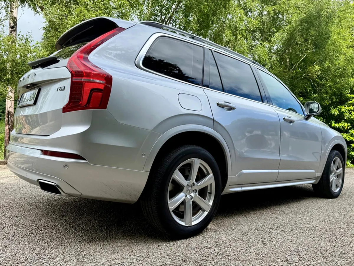 Volvo XC90 T8 PHEV MOMENTUM GT *Panoramic Sunroof… - Image 4