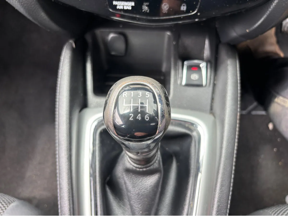Nissan Qashqai 1.5 SV MY16 NC E6 4DR - Image 2