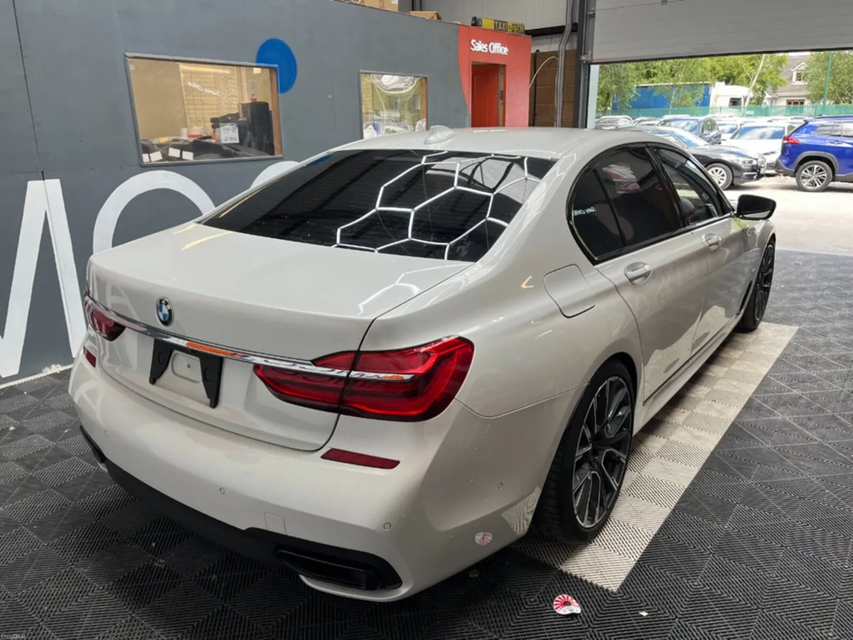 BMW 7-Series 2017 BMW 740E iPERFORMANCE 2.0 AUTOMA - Image 2
