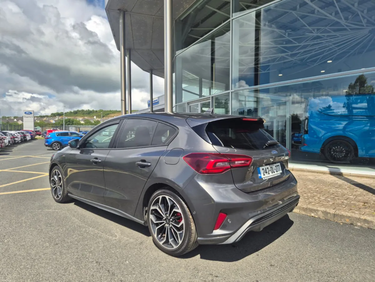 Ford Focus ST-LINE X 5DR 1.0T 125PS - Image 3