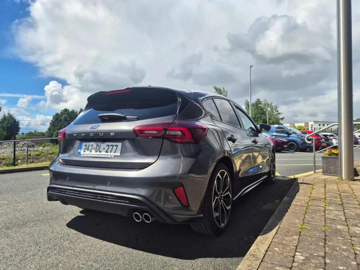 Ford Focus ST-LINE X 5DR 1.0T 125PS - Image 5