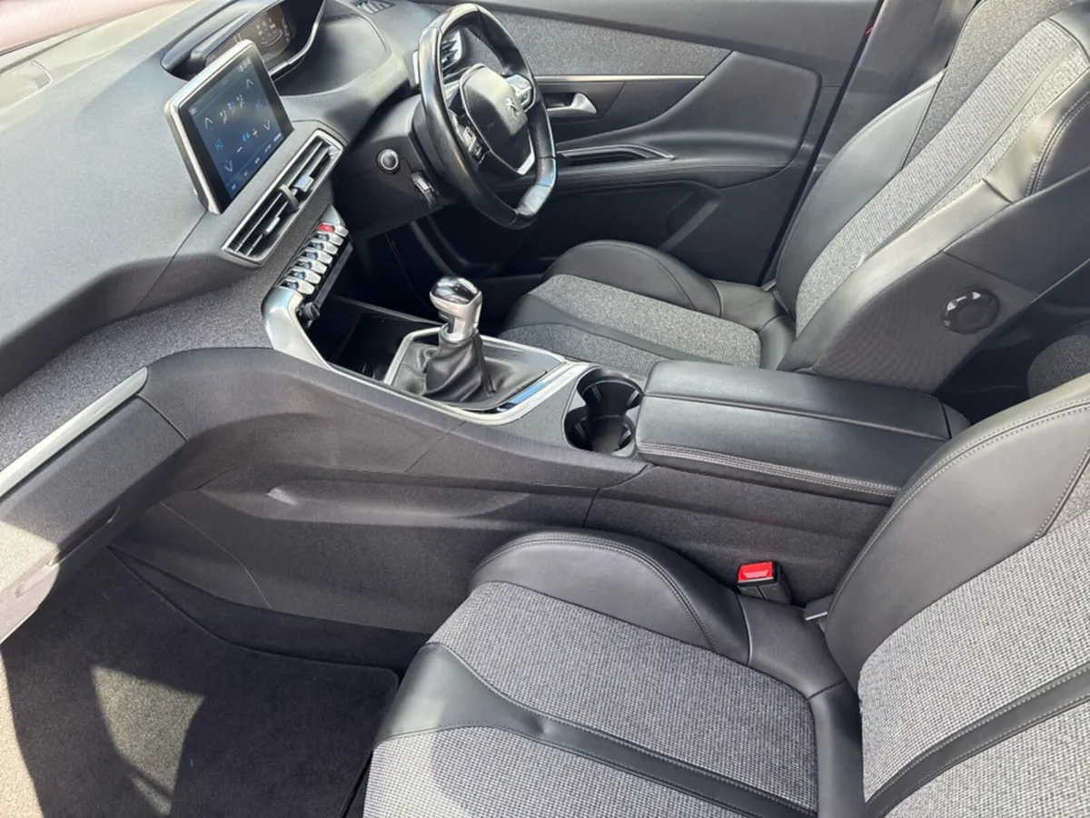 Peugeot 3008 ALLURE 1.5 BLUE HDI 130 6 6.2 4DR - Image 3
