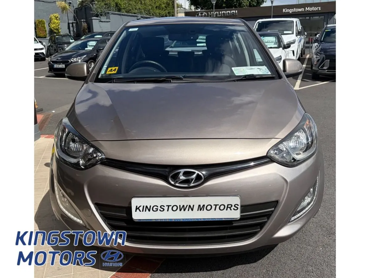 Hyundai i20 1.2 Premium 4DR - Image 2