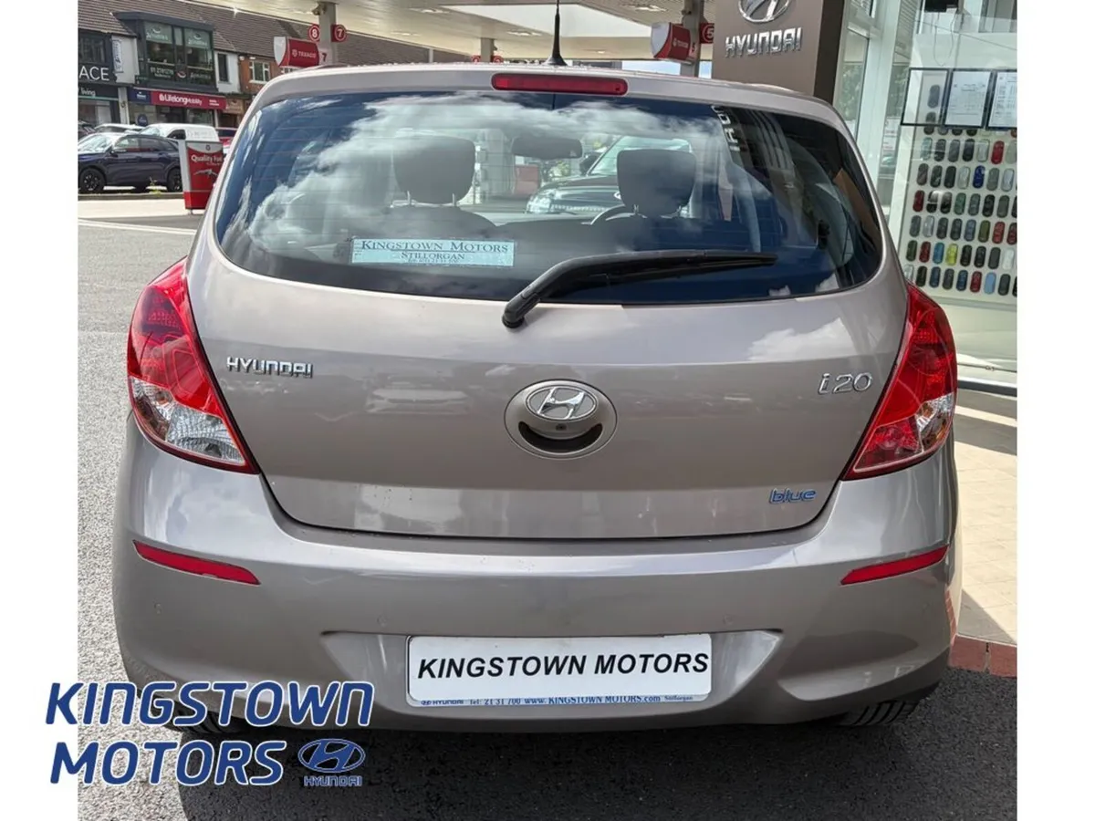 Hyundai i20 1.2 Premium 4DR - Image 4
