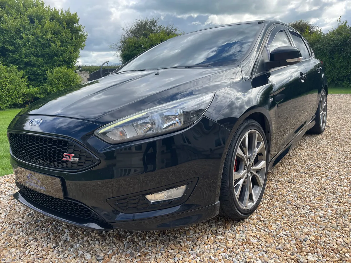 Ford Focus 2017 ST Line Diesel - Image 3