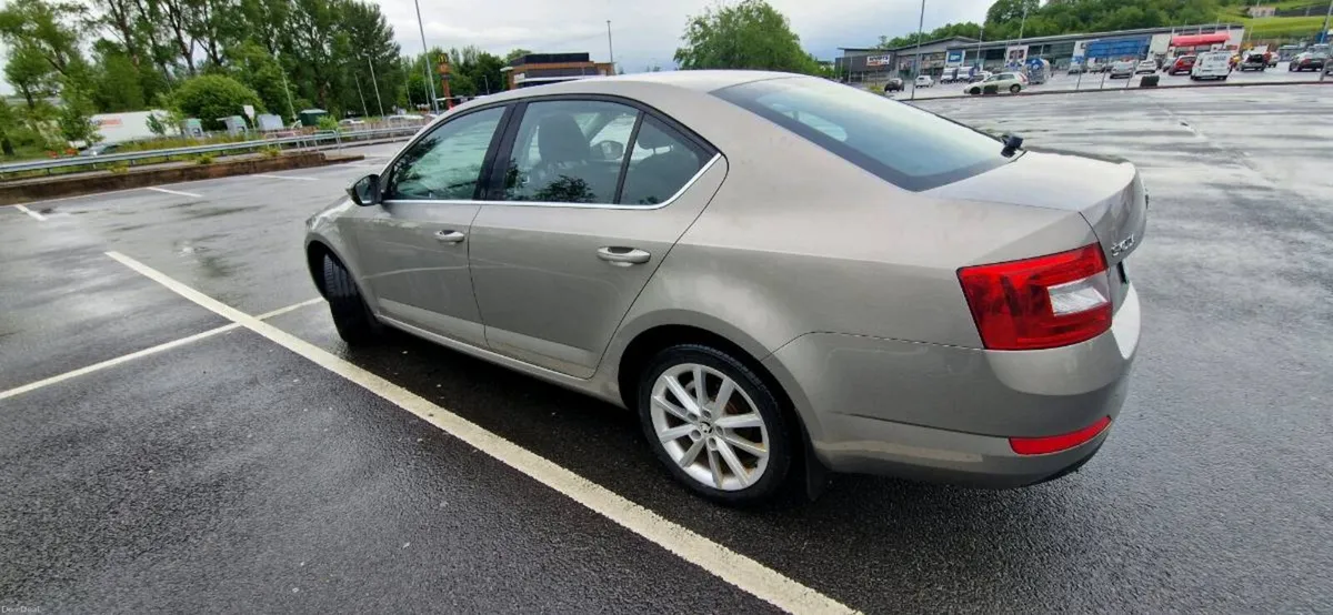 2016 Skoda Octavia 1.6 diesel F.S.H. - Image 2