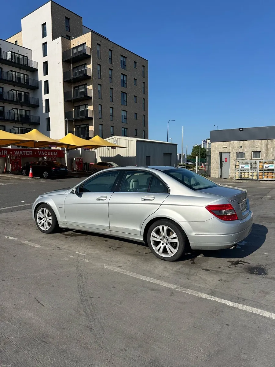Mercedes C200 CDI Auto / 166k KM / Excellent Cond - Image 1