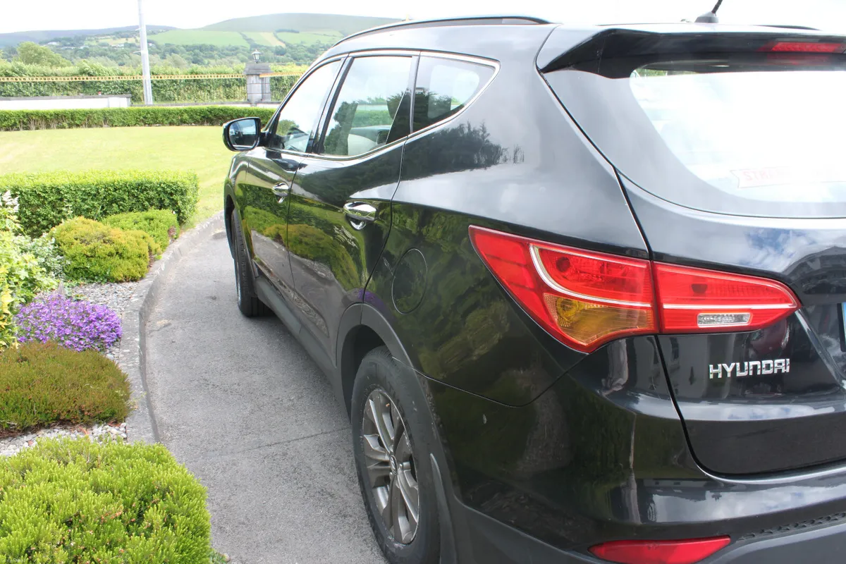 Hyundai Santa Fe 2.2 CRDi 4WD, 2013 (7 Seater) - Image 4