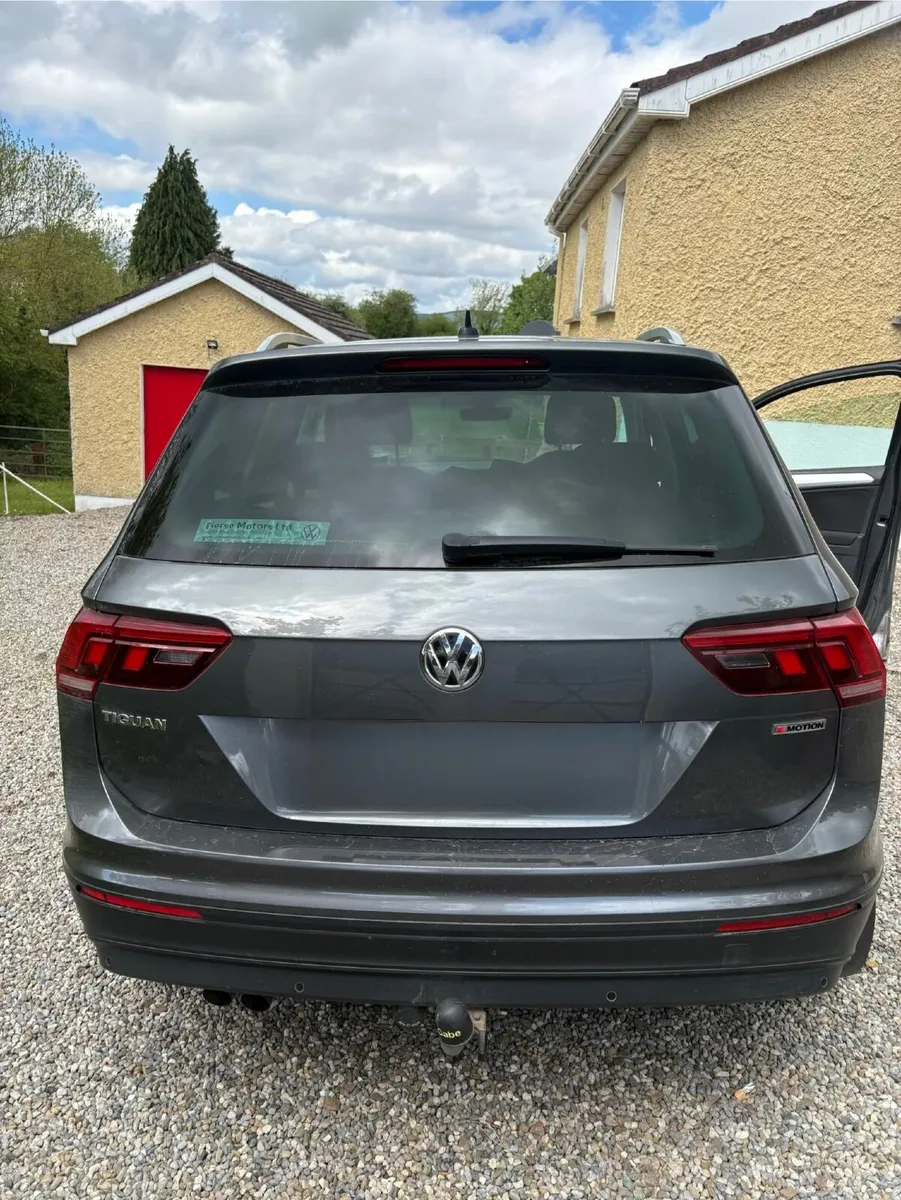 Volkswagen Tiguan 2020 - Image 2