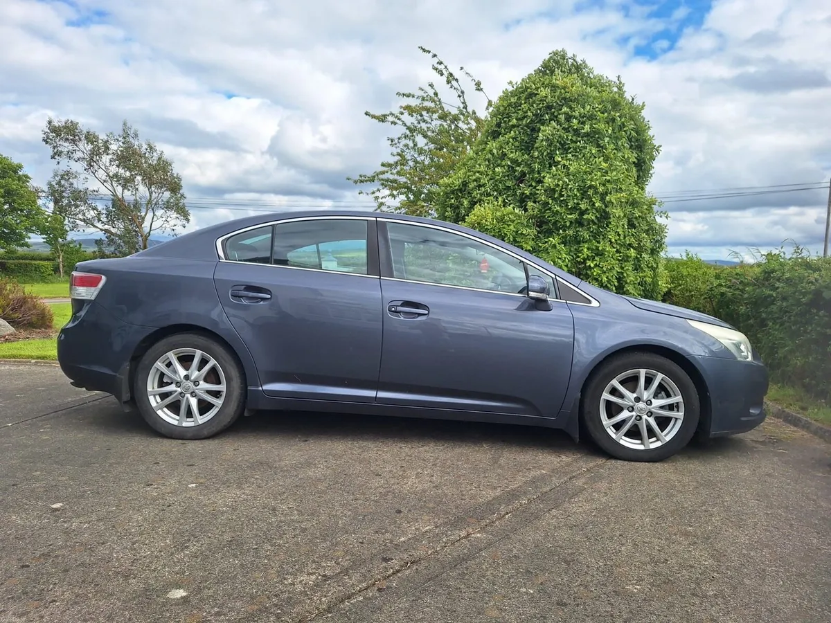 2010 Toyota Avensis - Image 3