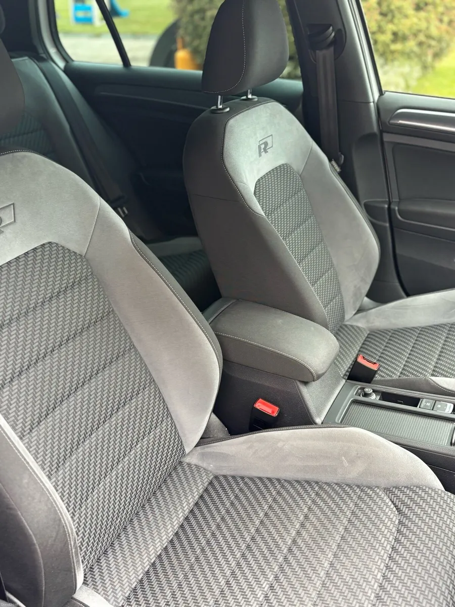 VW Golf - Image 5