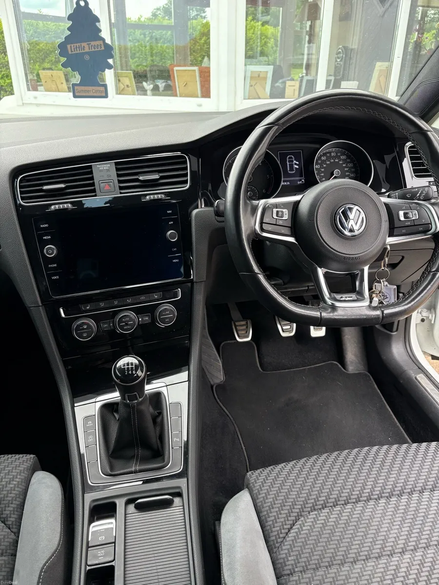 VW Golf - Image 6