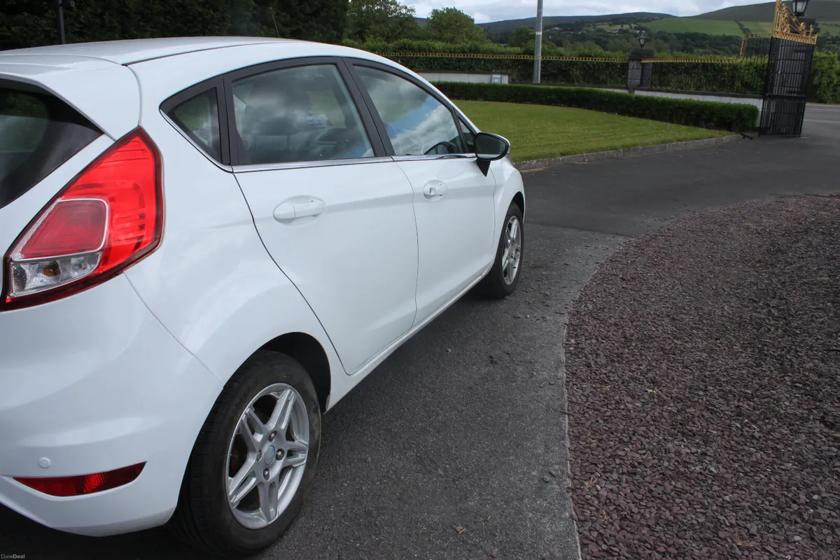 Ford Fiesta 1.25 ZETEC Petrol, 2013 - Image 3