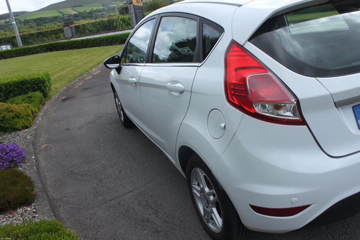 Ford Fiesta 1.25 ZETEC Petrol, 2013 - Image 4