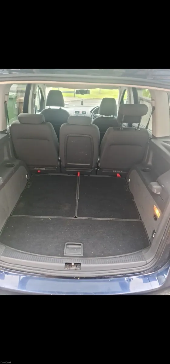 Volkswagen Touran 2010 - Image 3