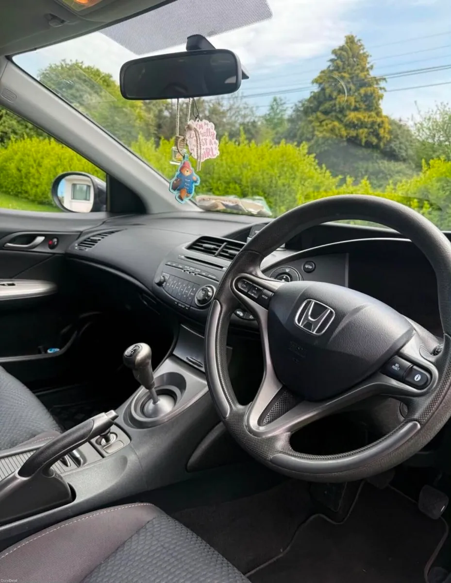 Honda Civic 2009 1.3L Manual - Image 4
