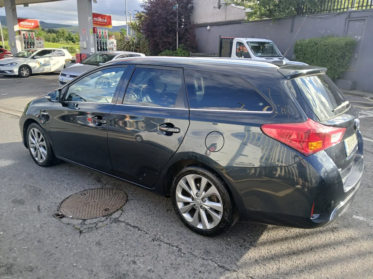Toyota Auris 2016 Hybrid New NCT - Image 6