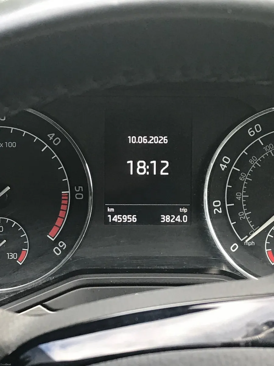Skoda Superb 2016 - Image 2