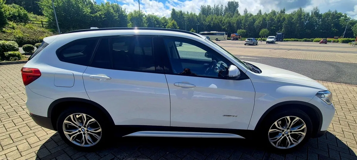 BMW X1 2016 - Image 2