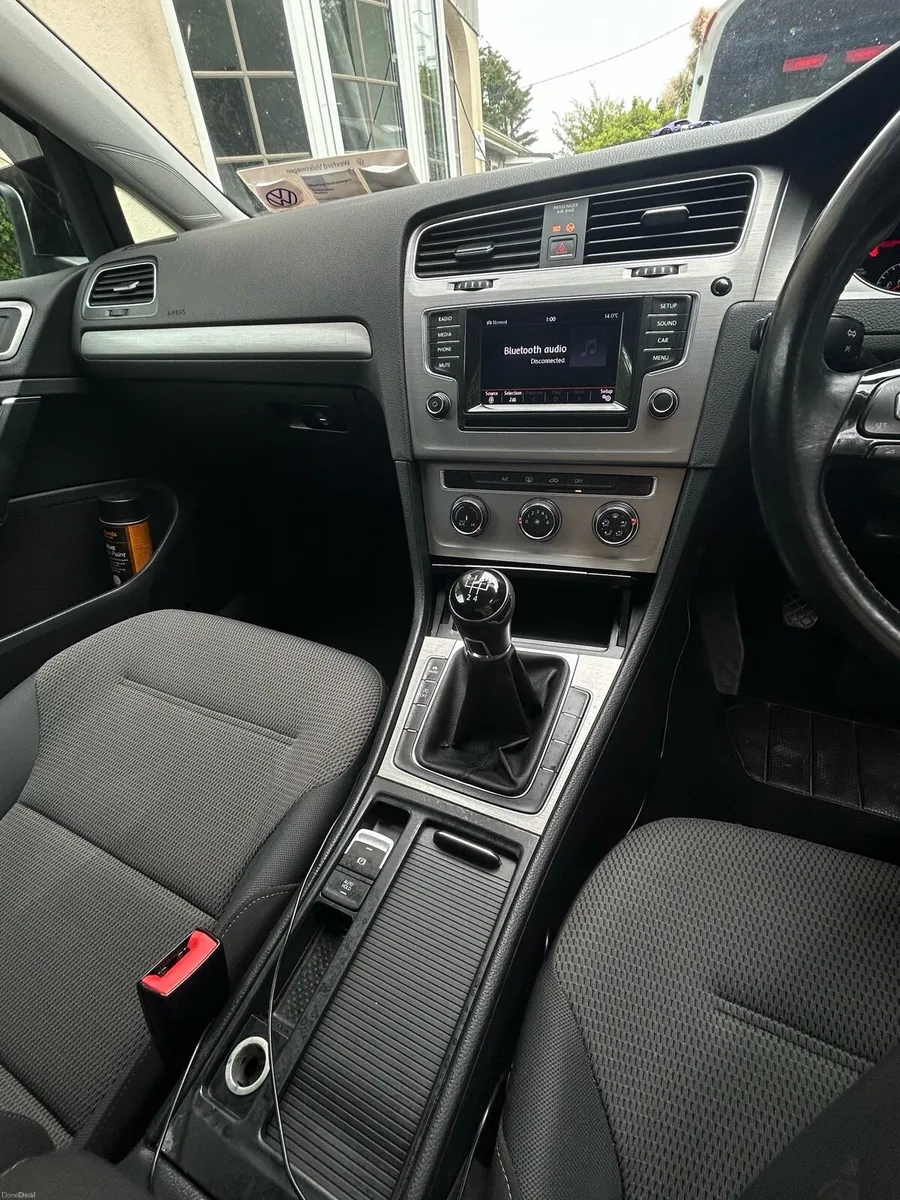 Volkswagen Golf - Image 4