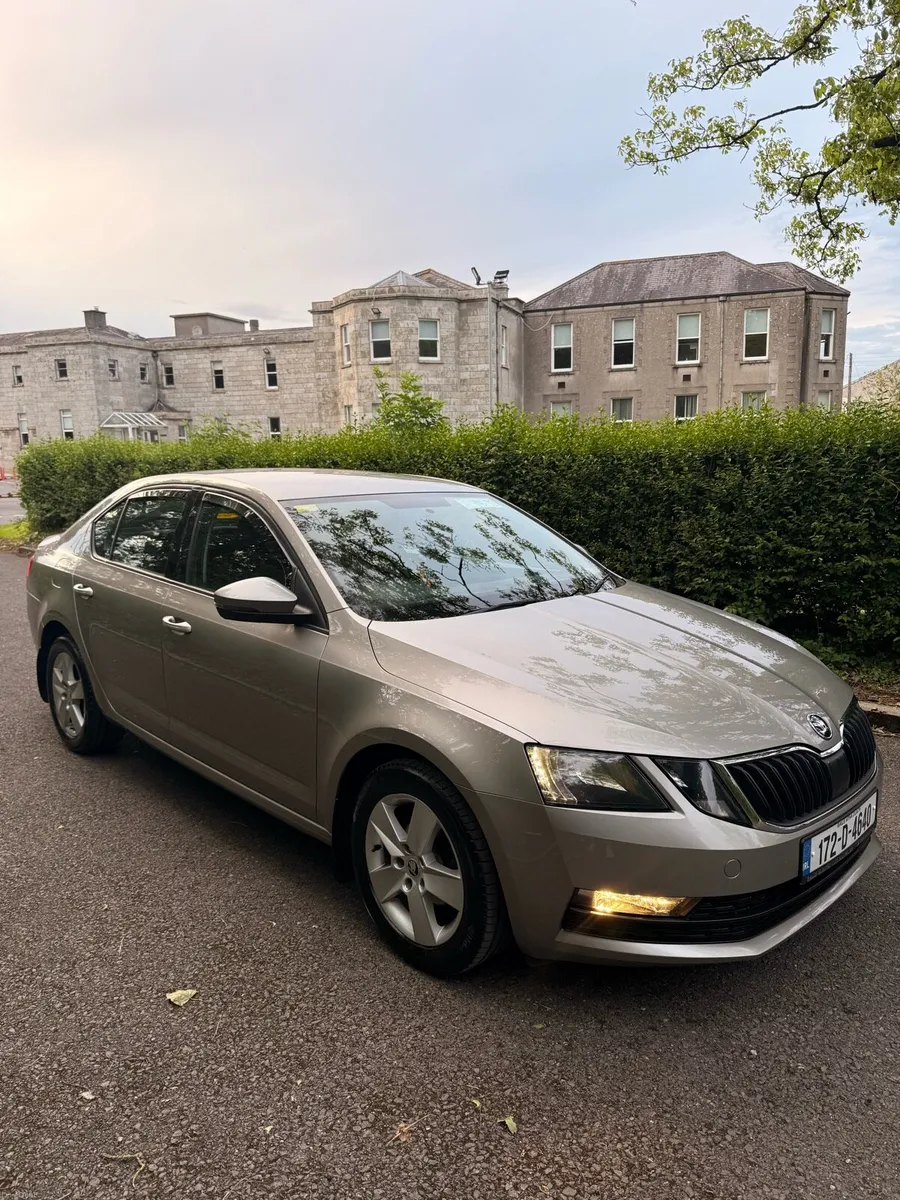 2017 Skoda Octavia Automatic - Image 2