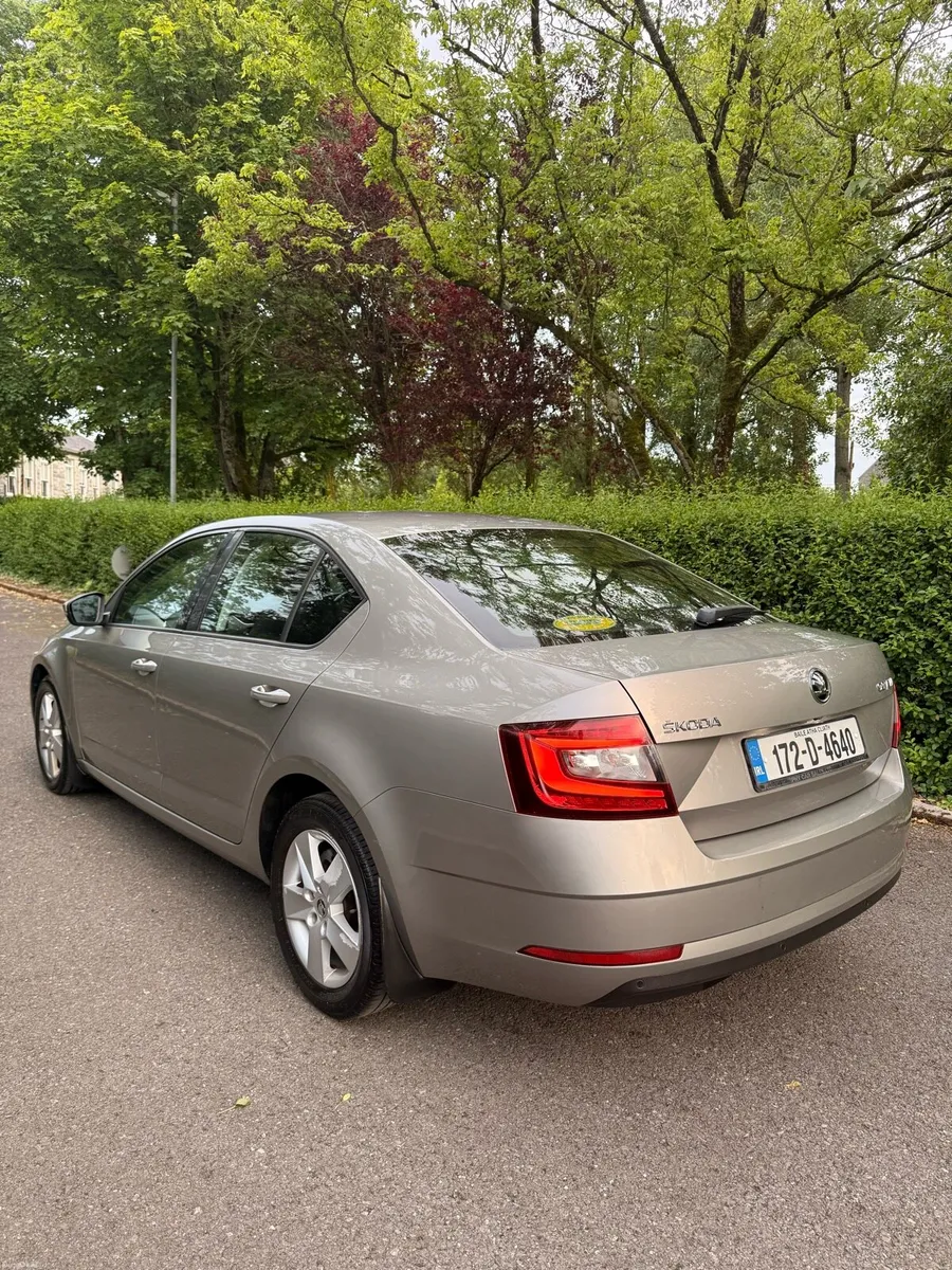 2017 Skoda Octavia Automatic - Image 3