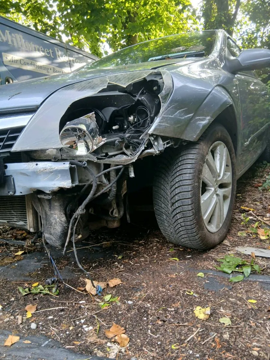 Opel astra GTC - Image 2