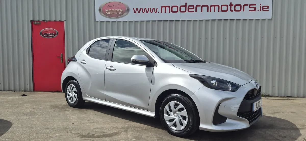 Toyota Yaris automatic hybrid/petrol new model - Image 1