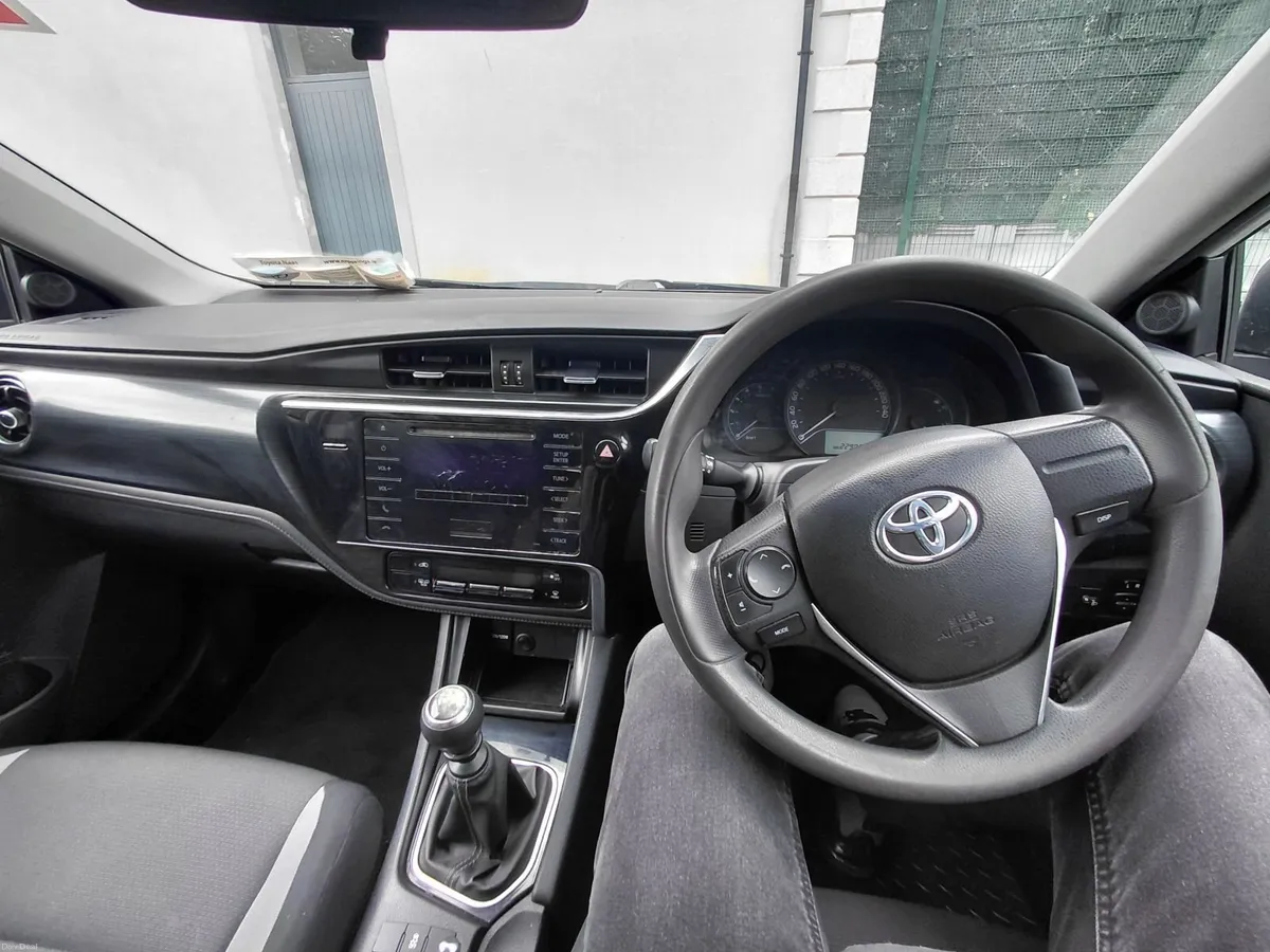 Toyota Auris 2016 - Image 5