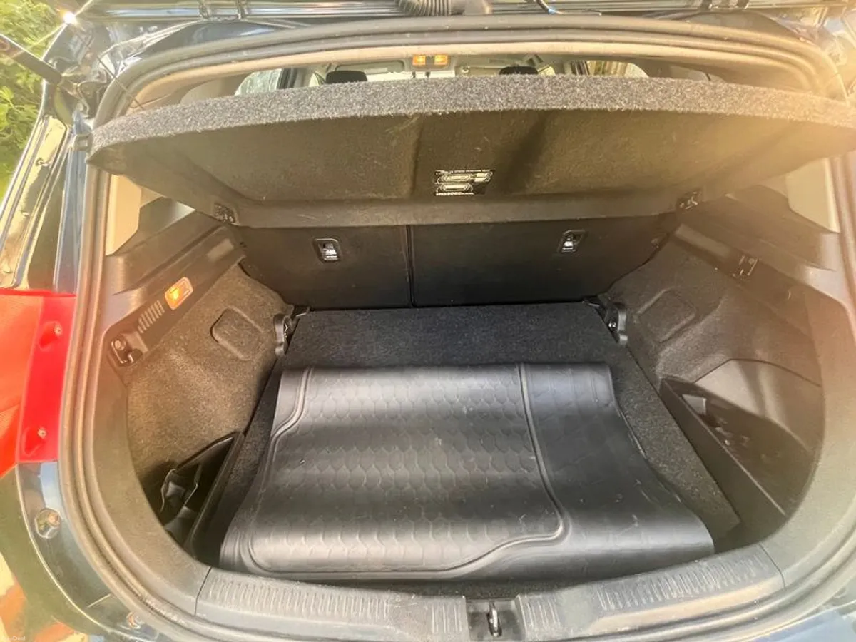 2014 Toyota Auris - Image 4