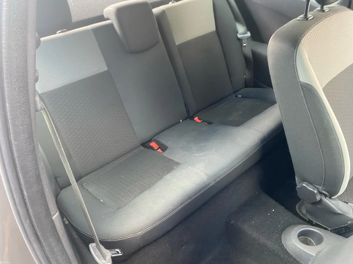 RENAULT CLIO 2011 NEWLY TESTED TILL 11/2027 - Image 6