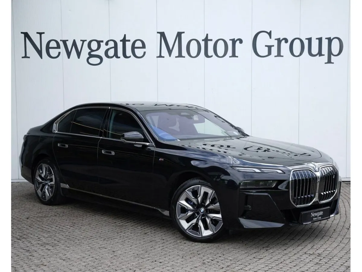 BMW i7 7AMJ 4DR - Image 4