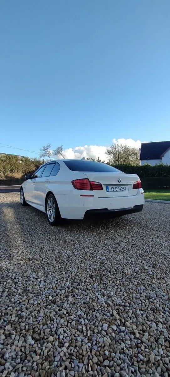 BMW 5-Series 2012 - Image 2