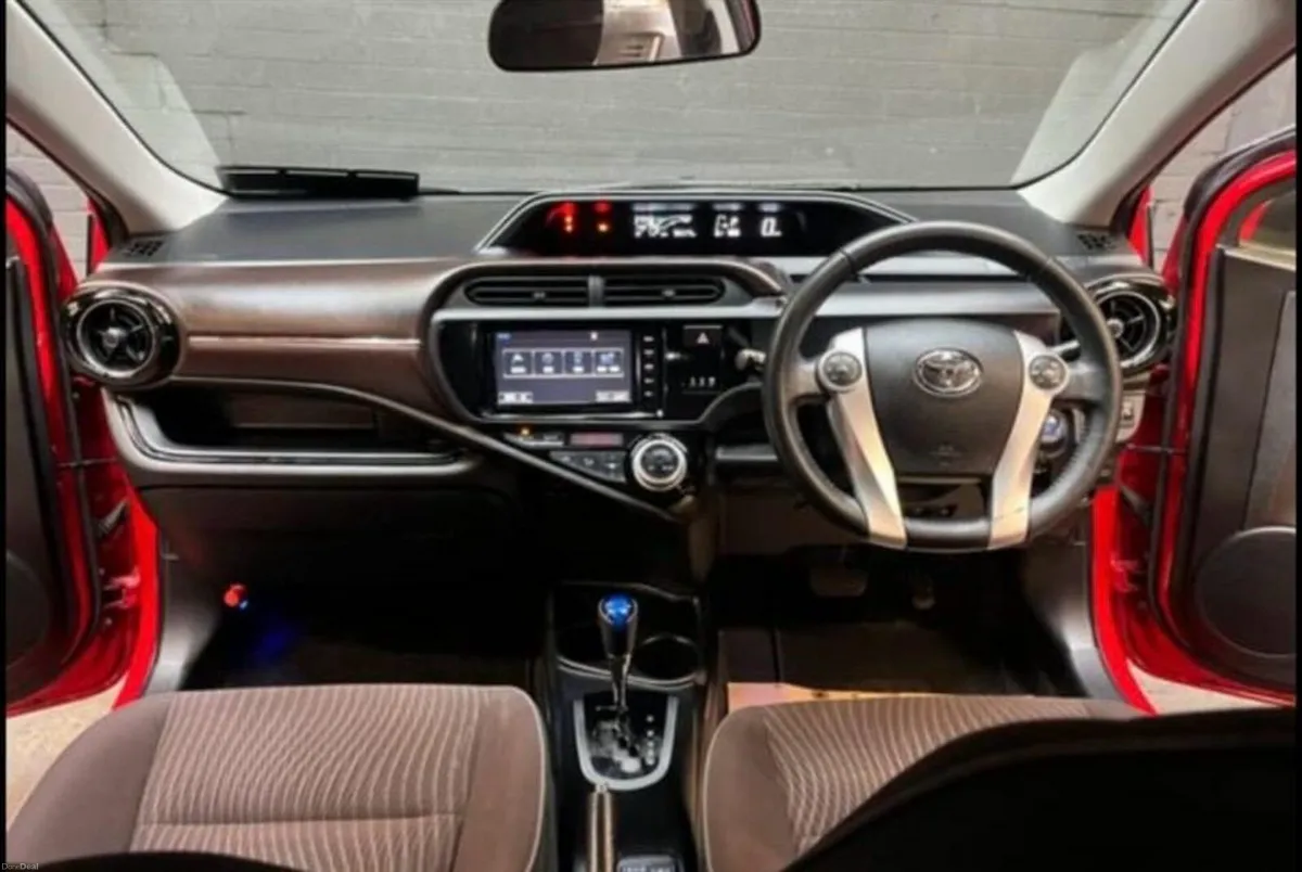 Toyota aqua - Image 4