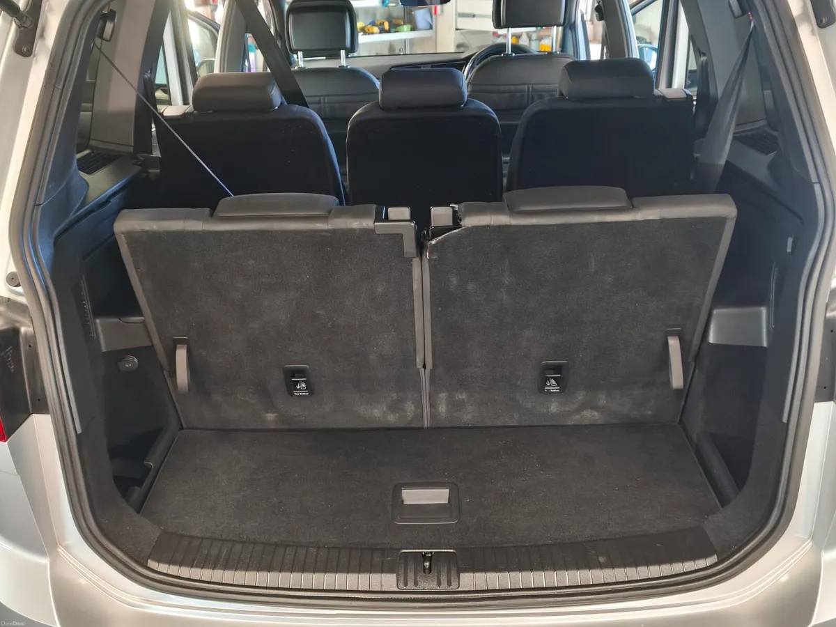 2017 Volkswagen Touran 2.0 DSG 7 Seat R-Line - Image 6