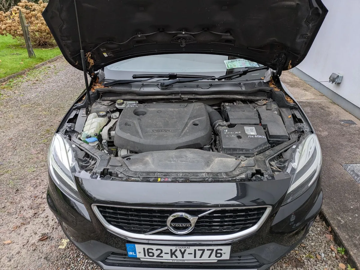 Volvo V40 D2 R-Design Facelift – 2.0 Diesel - Image 4